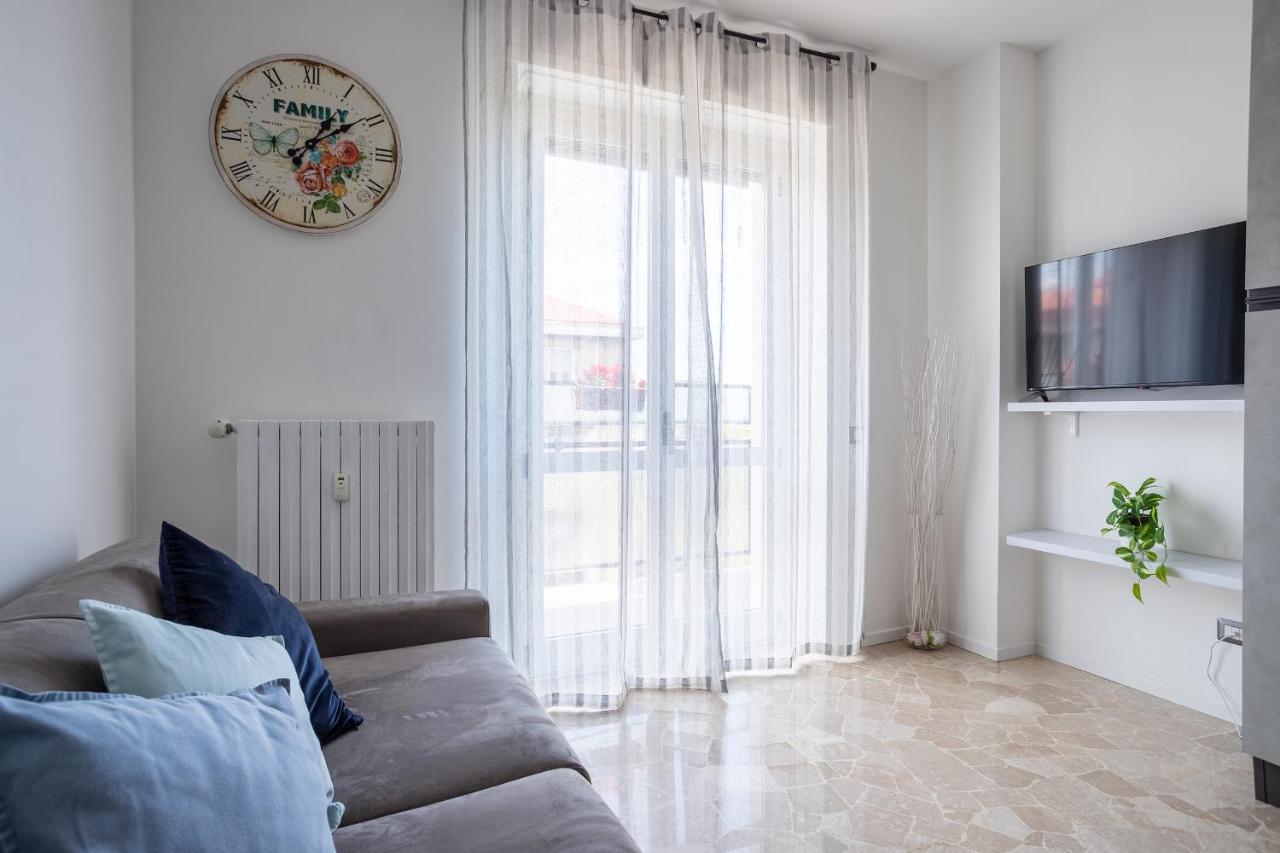 Milano City Apartments - Parking And Comfort - Spacious Apt Up To 8 Pax エクステリア 写真
