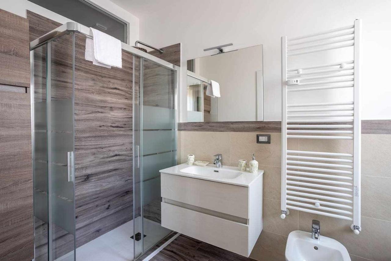 Milano City Apartments - Parking And Comfort - Spacious Apt Up To 8 Pax エクステリア 写真