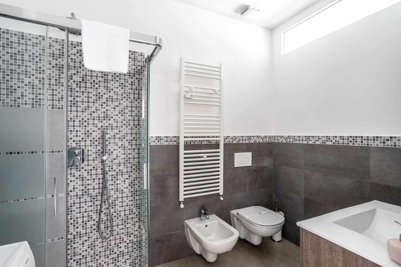 Milano City Apartments - Parking And Comfort - Spacious Apt Up To 8 Pax エクステリア 写真